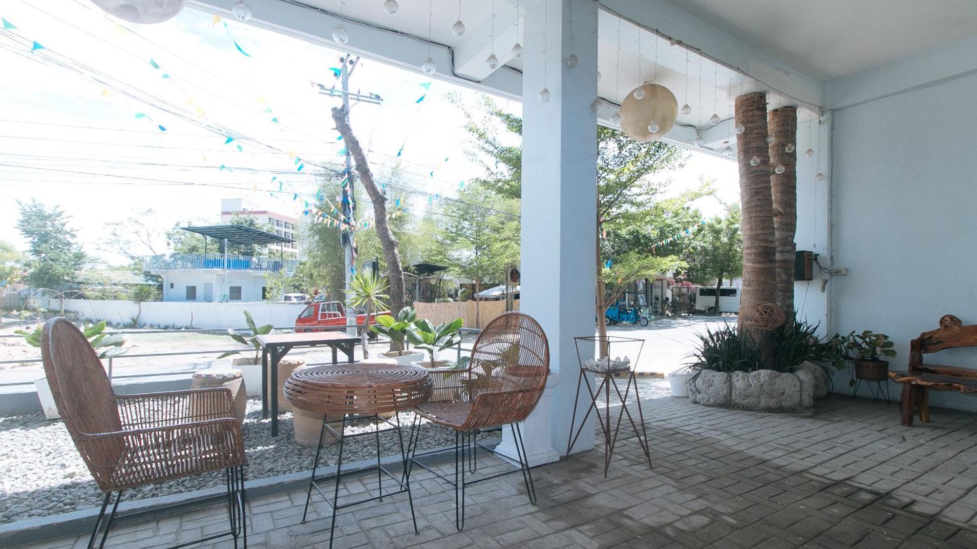 Reddoorz At Fat J Apartelle Mactan سيبو المظهر الخارجي الصورة