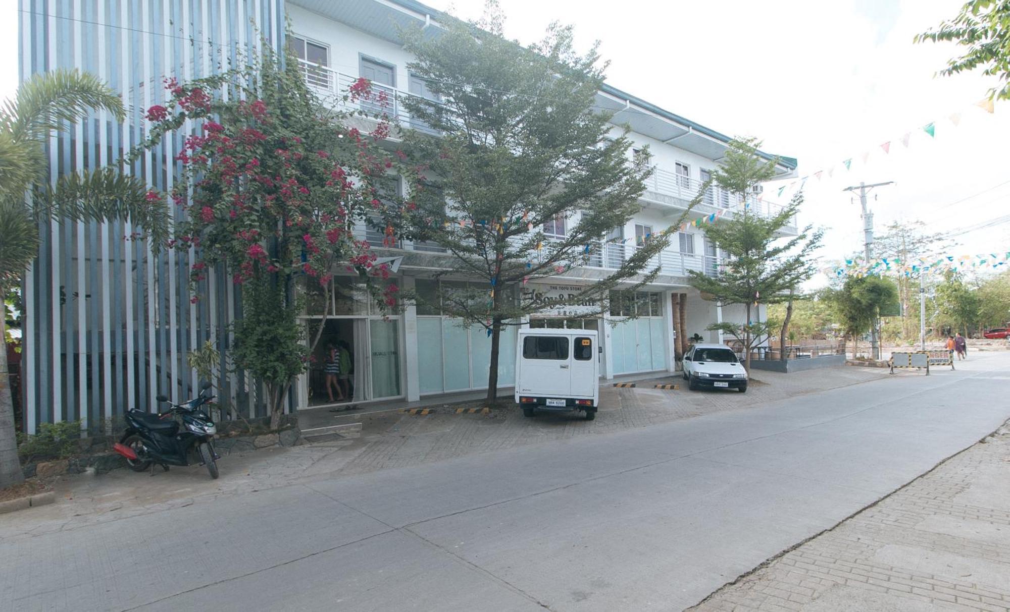 Reddoorz At Fat J Apartelle Mactan سيبو المظهر الخارجي الصورة